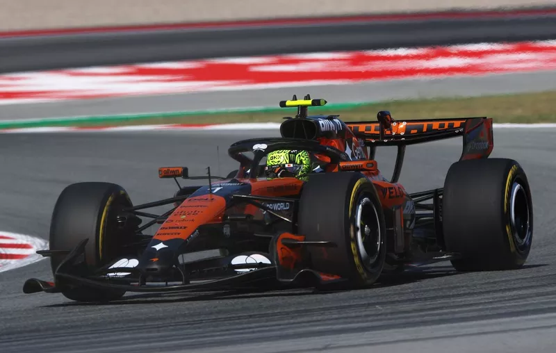 Norris prend l’avantage lors des EL2 à Barcelone, McLaren confirme sa montée en puissance
