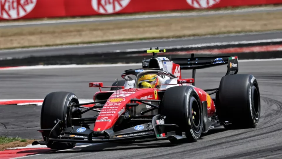 GP de Grande-Bretagne : Hamilton frappe fort d'entrée en dominant les uniques essais libres à Silverstone