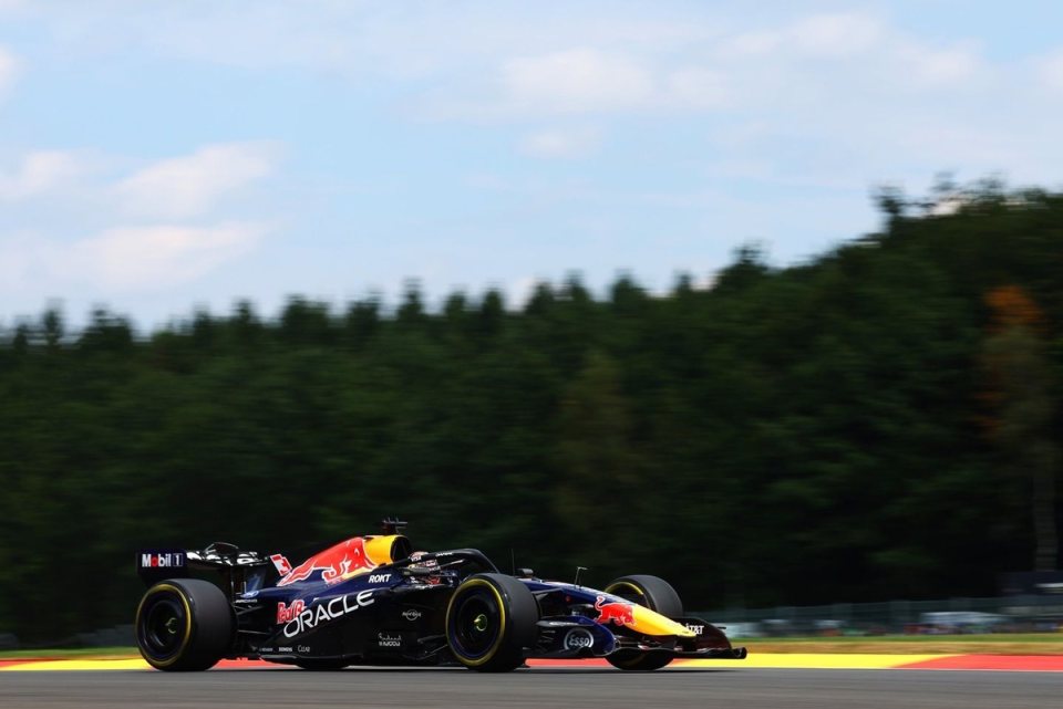 Verstappen démarre fort à Spa, Hamilton et Leclerc dans son sillage lors des EL1