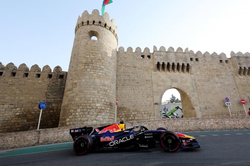 Verstappen reprend la main à Bakou avant les qualifications