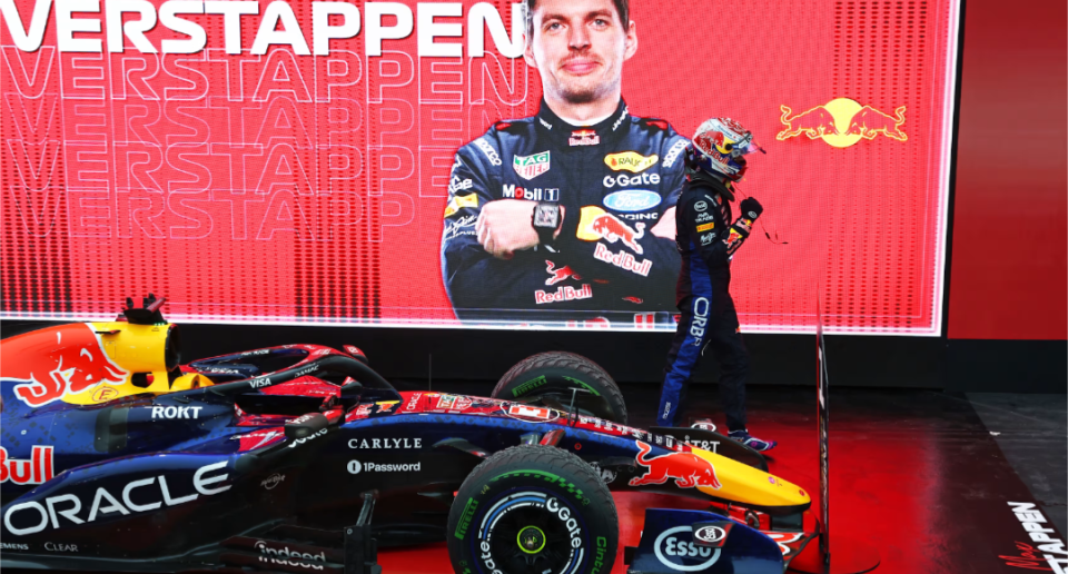Verstappen s’impose en course sprint dans le chaos, McLaren se saborde
